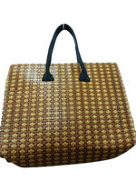 
              Fashionable Tote Bag
            